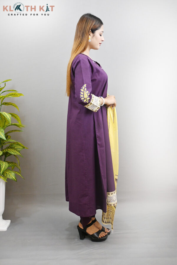 Kloth Kit Classy Wine Long Gown Set with Multi Dupatta - Image 3