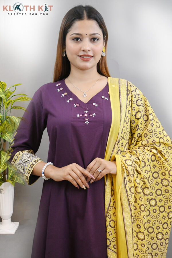 Kloth Kit Classy Wine Long Gown Set with Multi Dupatta - Image 5