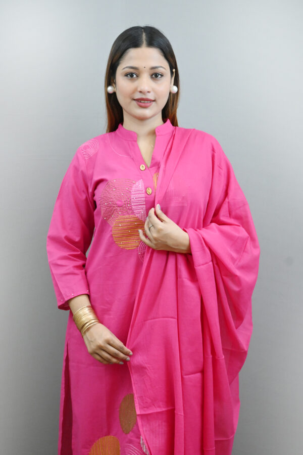 Kloth Kit Pink Embroidered Kurti Dupatta Set - Image 3