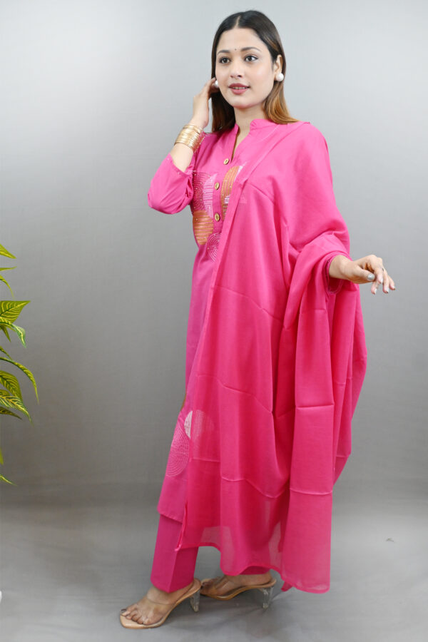 Kloth Kit Pink Embroidered Kurti Dupatta Set - Image 8